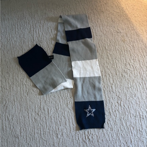 Dallas Cowboys scarf with stripes - Picture 1 of 2